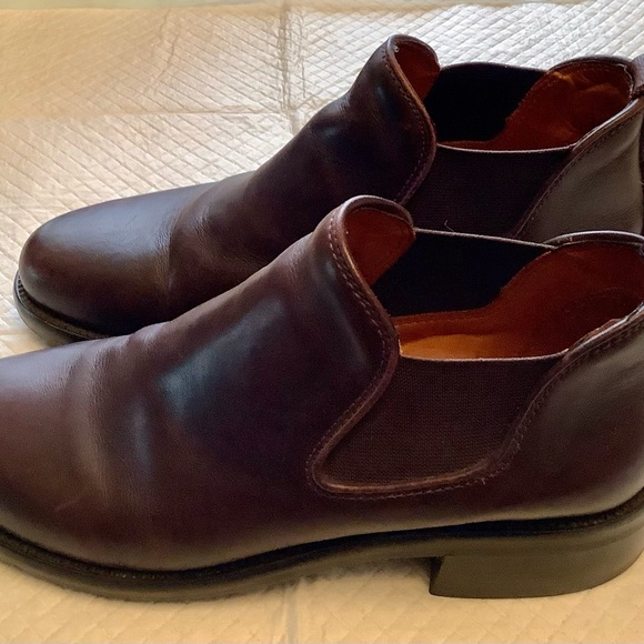 COLE HAAN, all leather, chelsea riding style boot. Soft supple, brown, lined - Picture 9 of 14